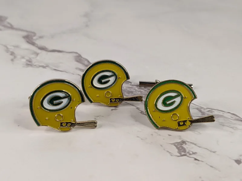 Shop here for collectible sports themed items.